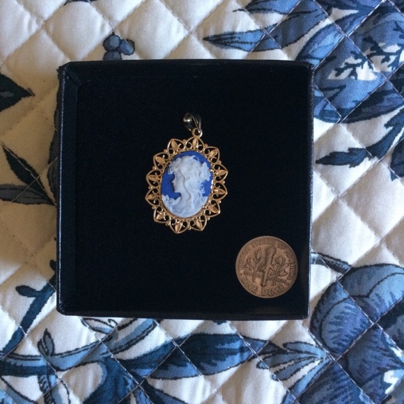 Michael Anthony Cameo Pendant 14K Gold - Picture 2 of 8